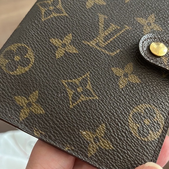 Louis Vuitton PM Agenda - Picture 12 of 14